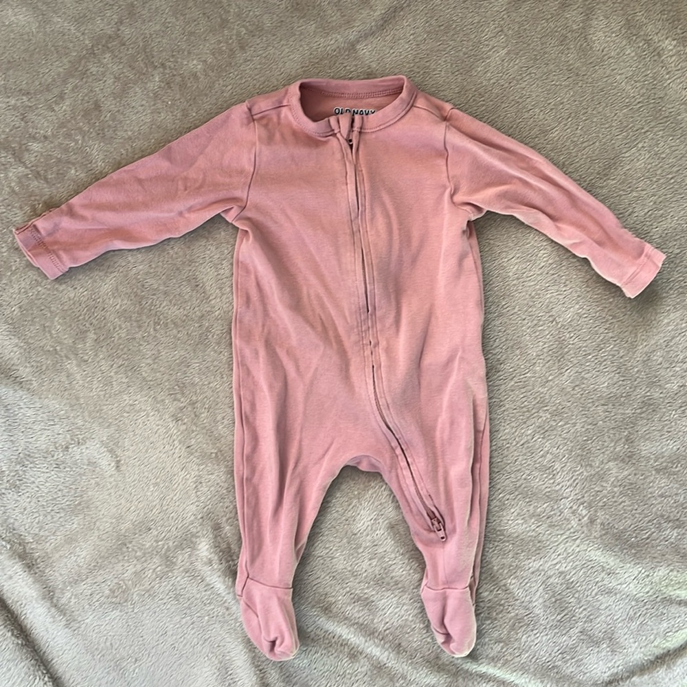 🩷2 for 10$🩷 Old Navy Baby Girl 2-Way Zip Sleeper, Size 0-3 Months
